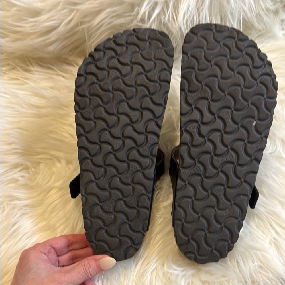 Birkenstock Black Sandals with Adjustable Straps and Contoured Footbed size 39 - Picture 5 of 7